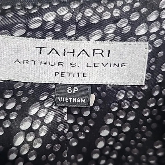 NWOT SUIT COAT CHARCOAL GRAYWITH A SILKY DESIGN INSIDE - Picture 5 of 7